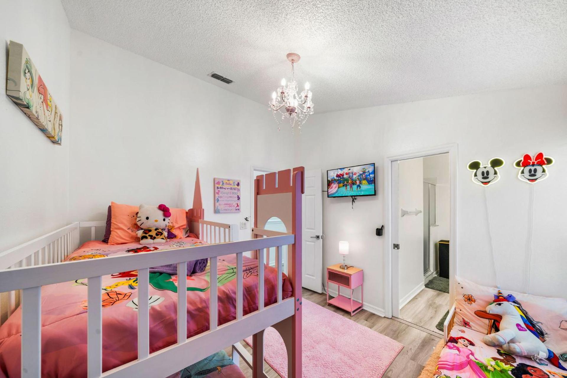 Beautiful 5BR 4 baths Themed home near Disney and Universal, Private Pool, Gameroom, baby Crib and more