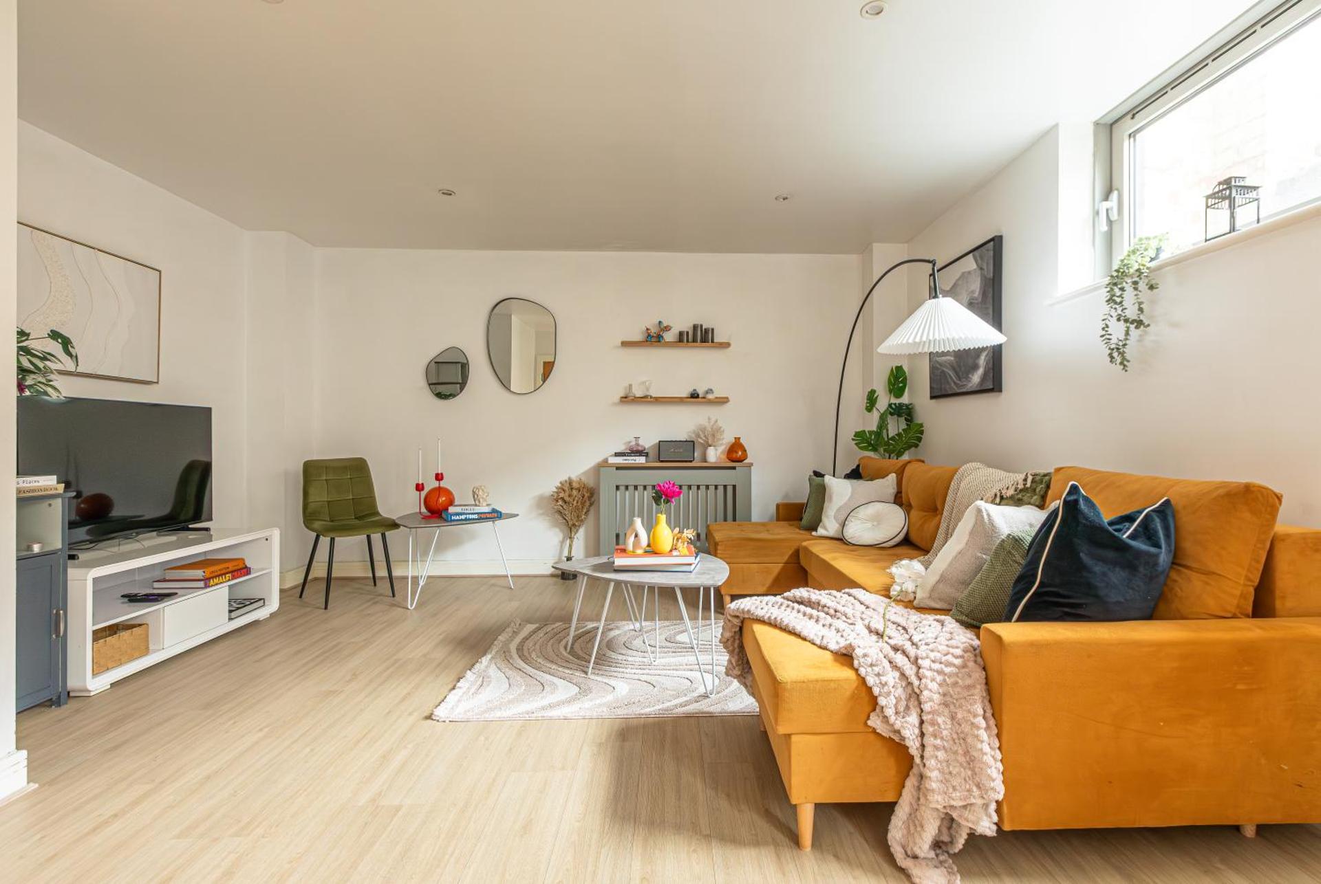 Communal lounge/ TV room