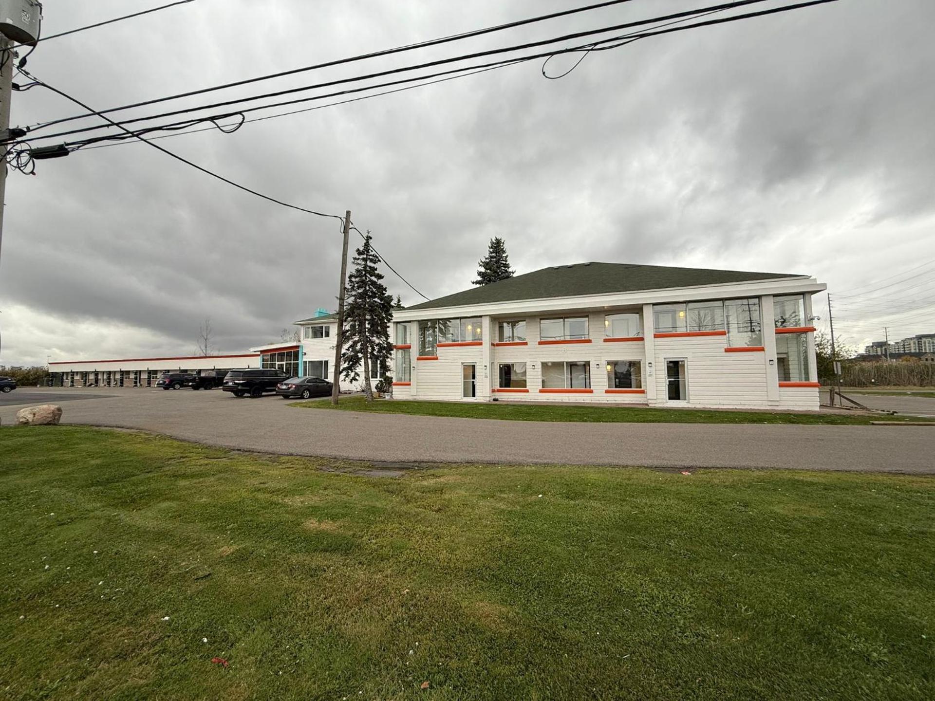 Howard Johnson by Wyndham Brampton