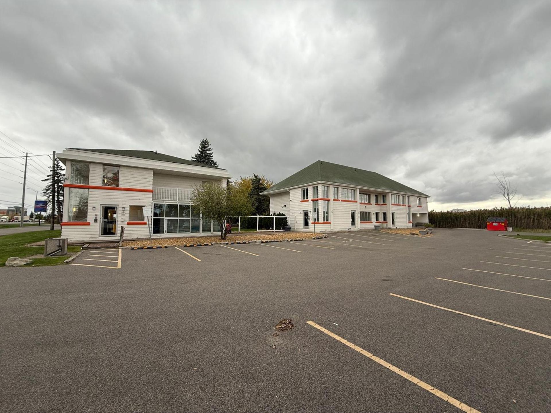 Howard Johnson by Wyndham Brampton