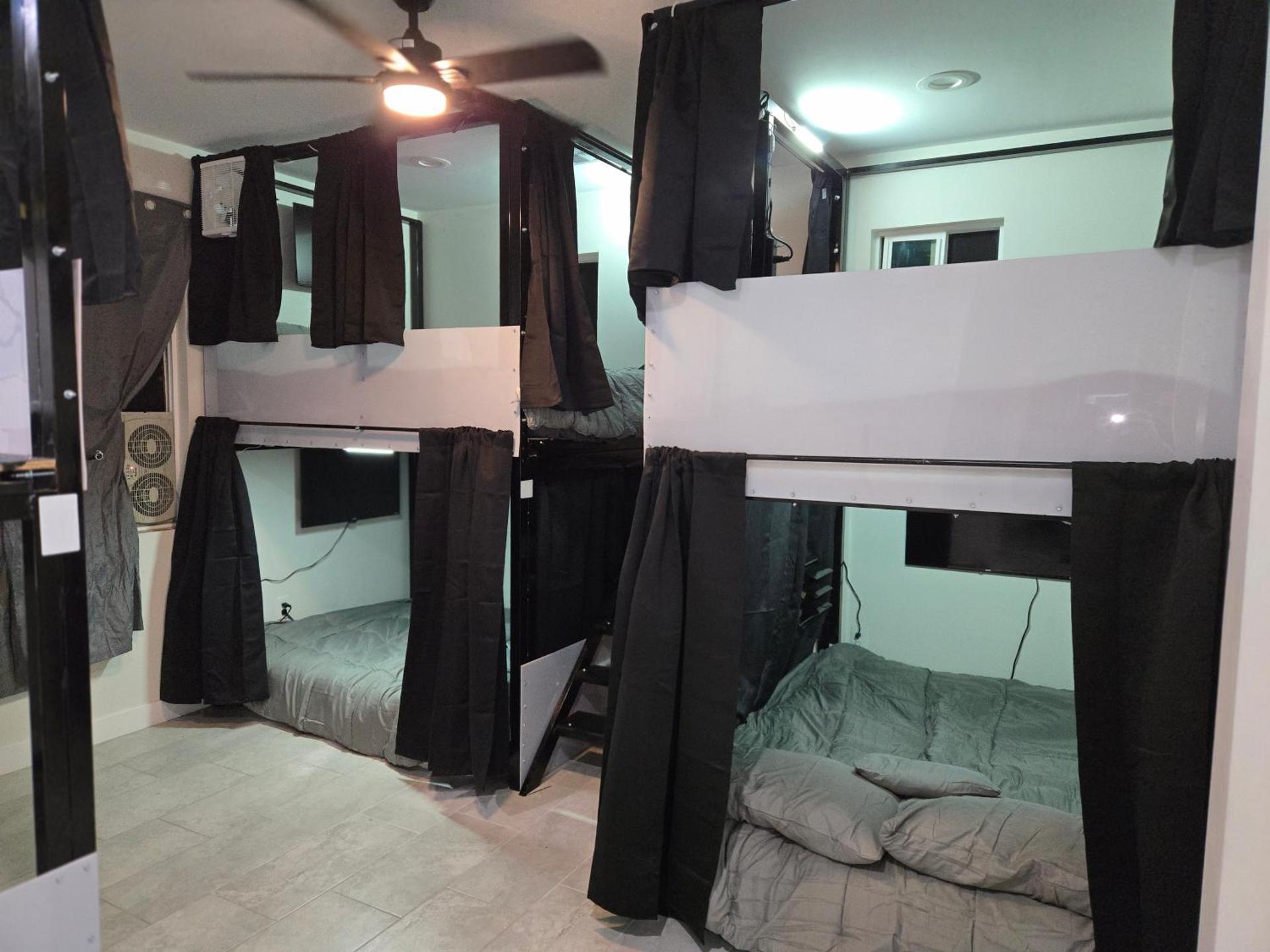 Gallery on 59th homestay NOT A HOTEL