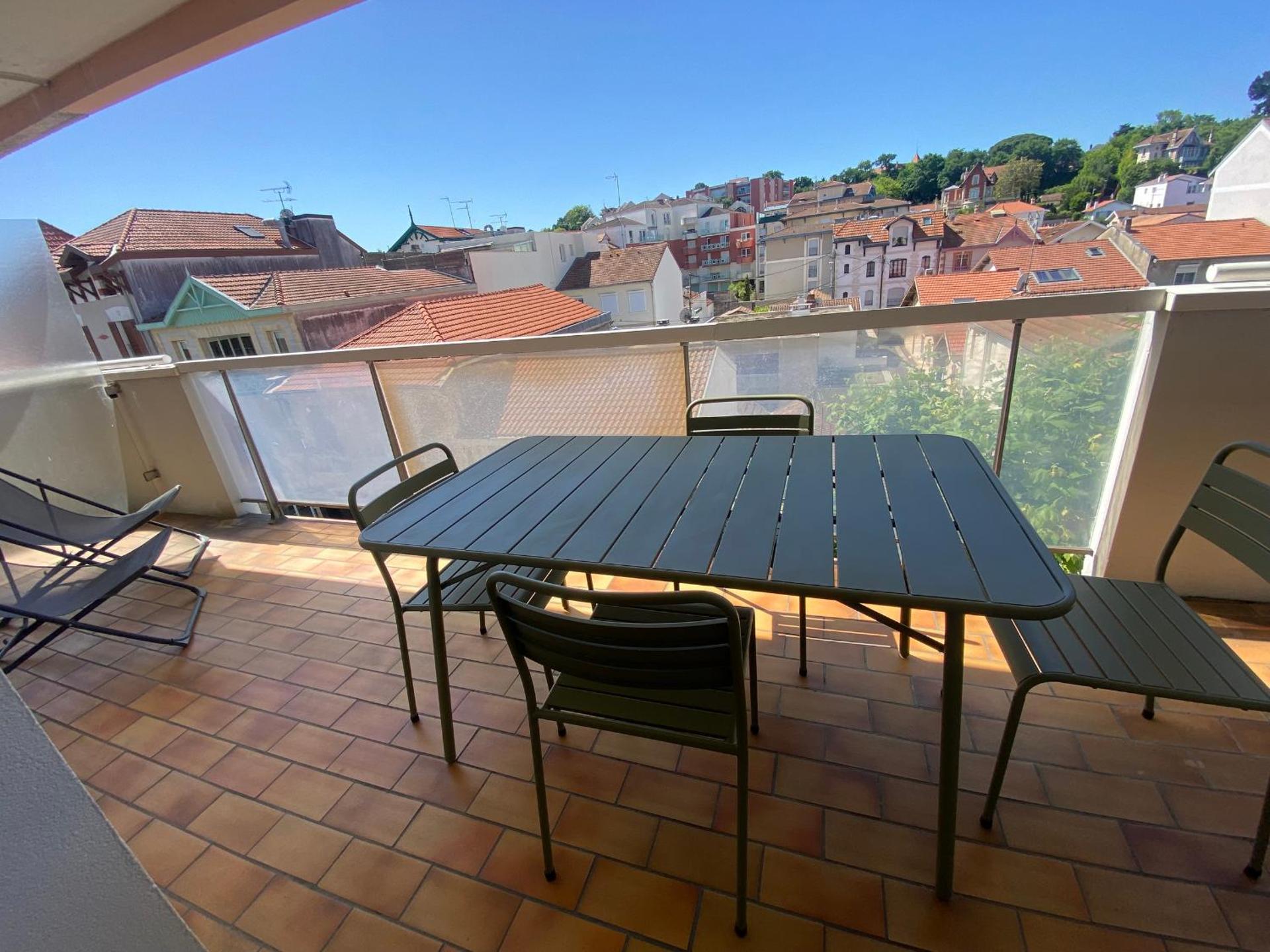 Appartement T2 avec terrasse, WiFi et parking au centre-ville d'Arcachon - FR-1-374-188