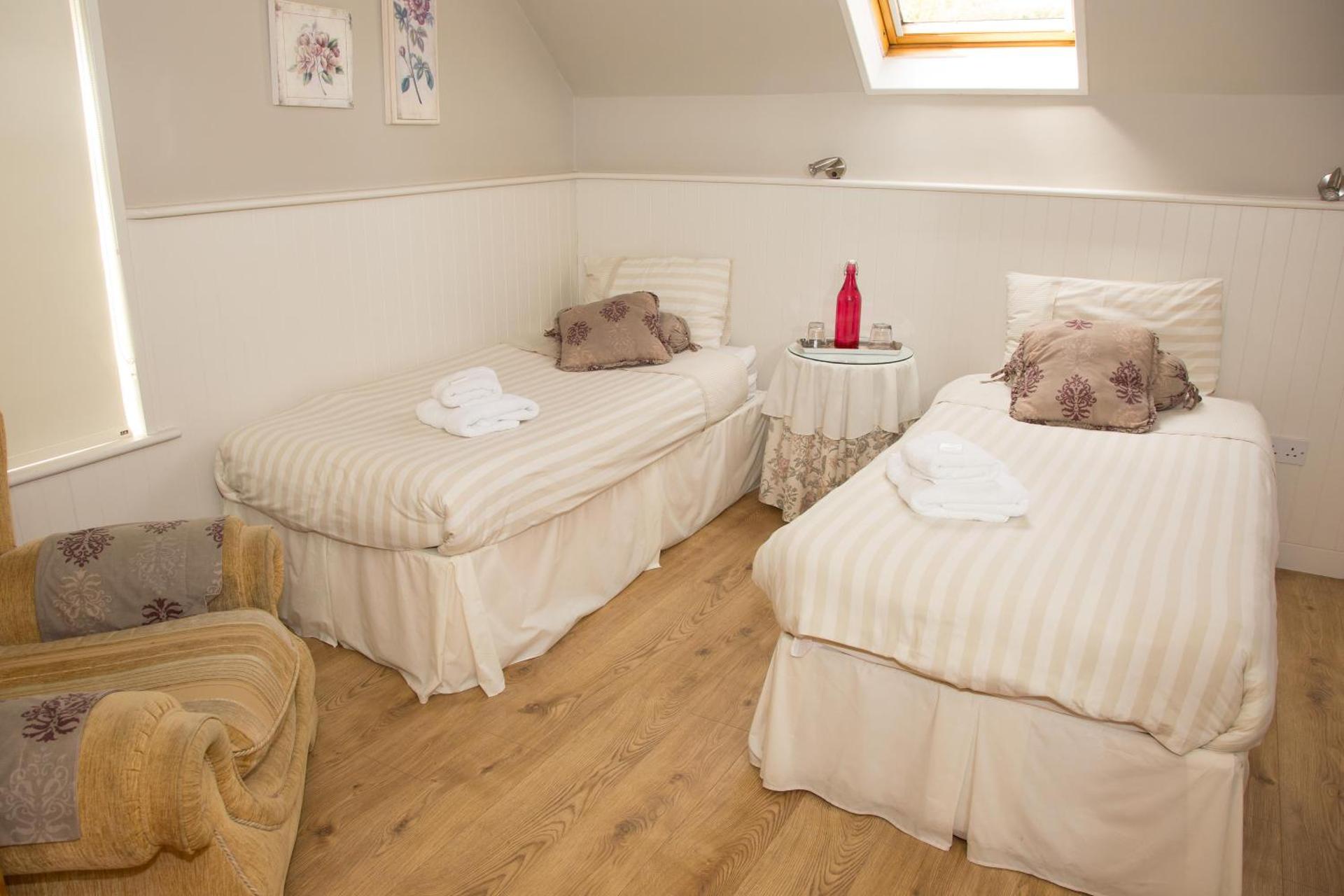 Quadruple Room with Private Bathroom