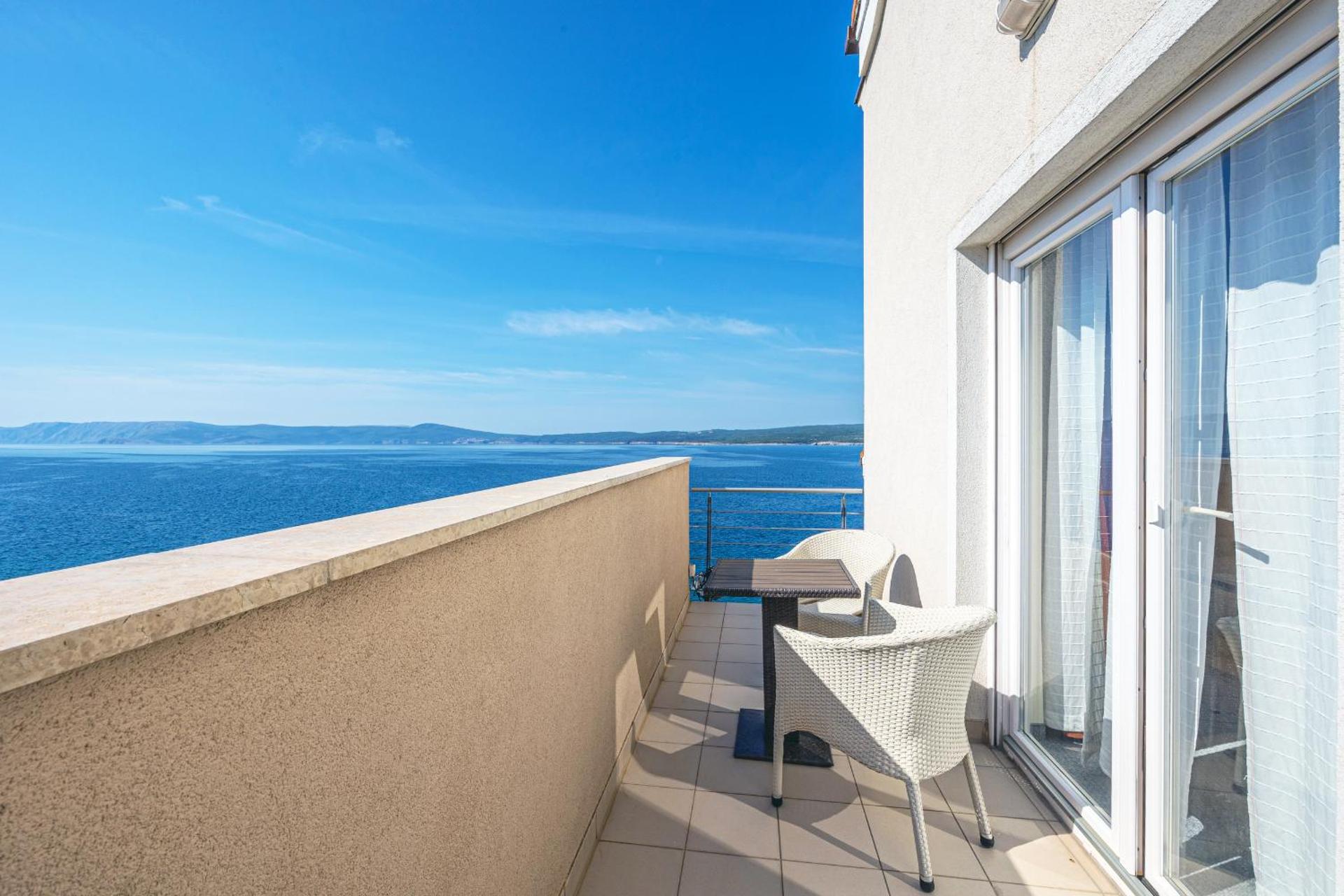 Double or Twin Room with Side Sea View