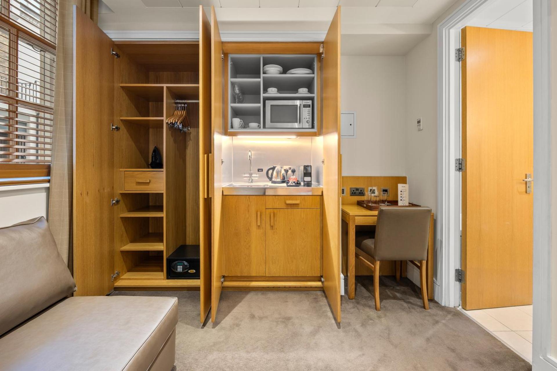 Premium Super King Room