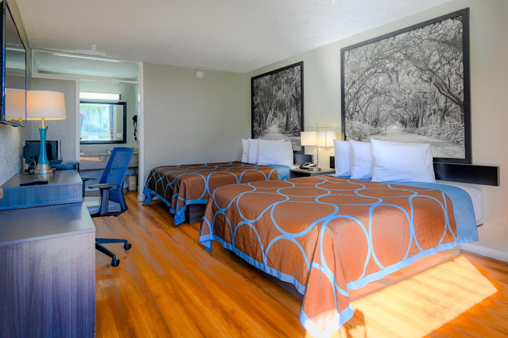 Queen Room with Two Queen Beds - Non-Smoking