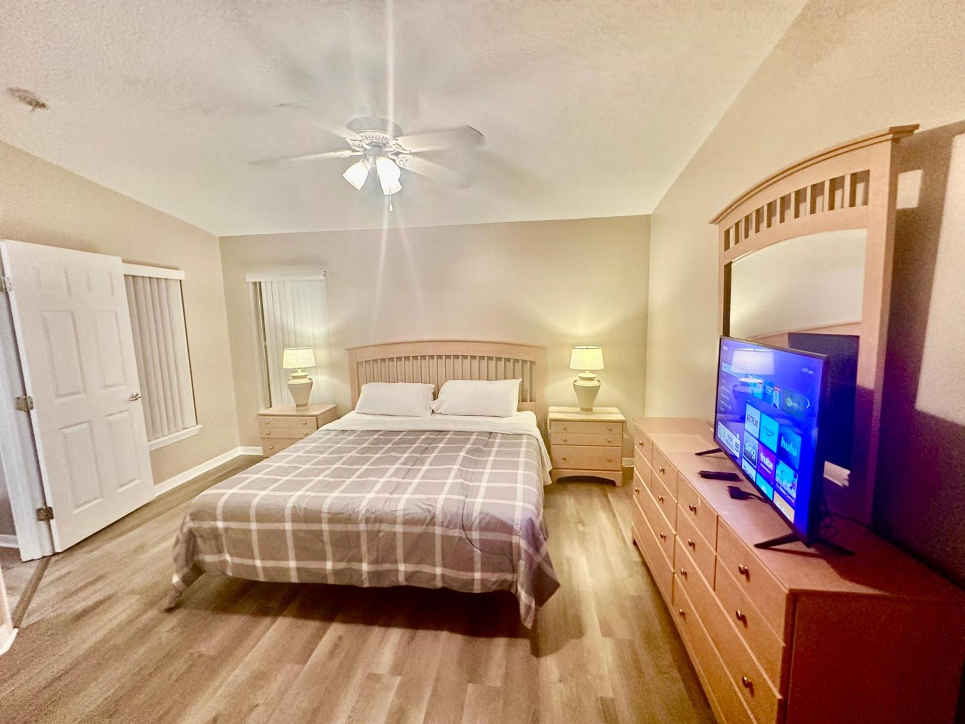 Grand Holiday 3BR Palms Condo near Disney Parks