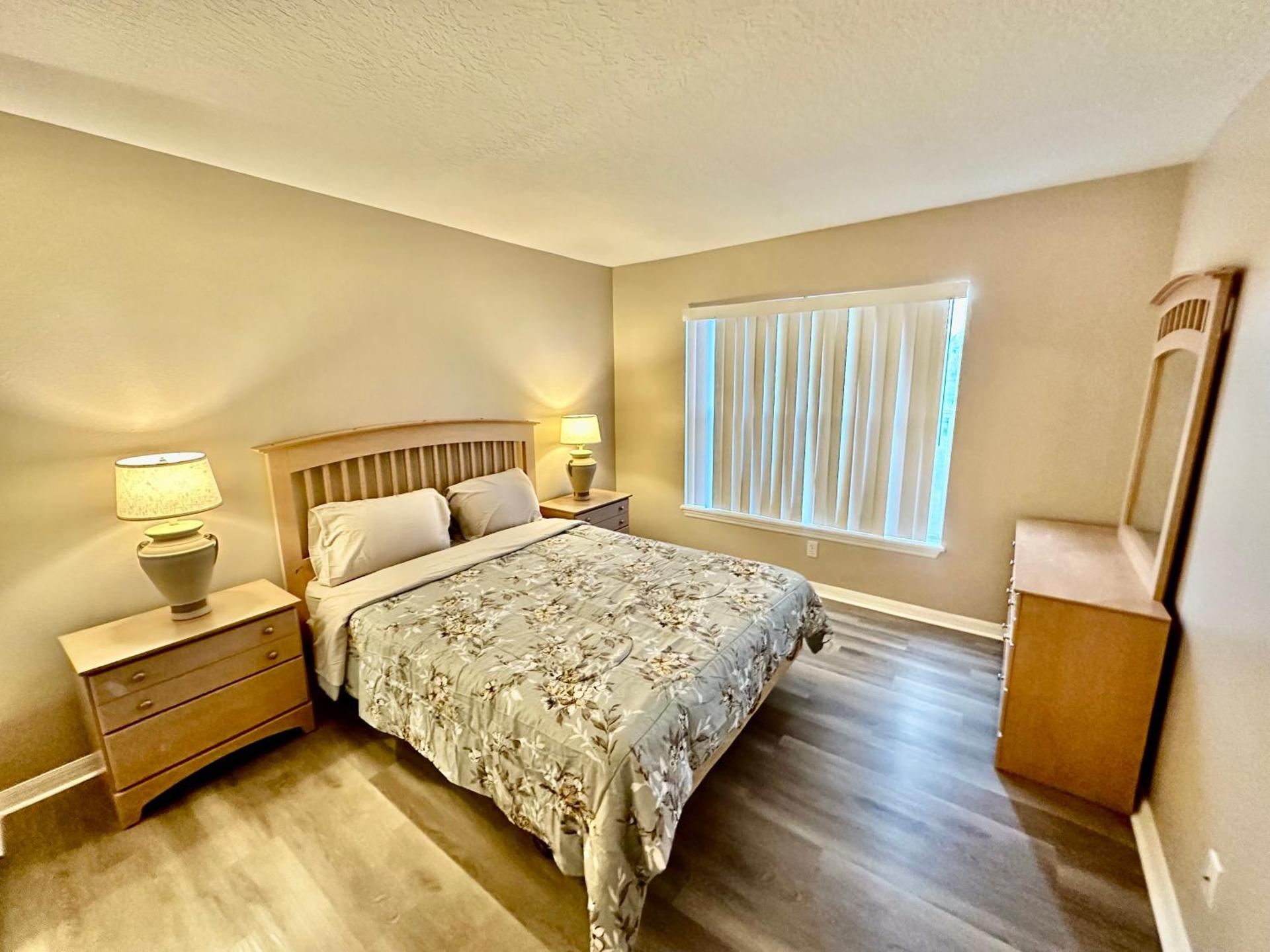 Grand Holiday 3BR Palms Condo near Disney Parks