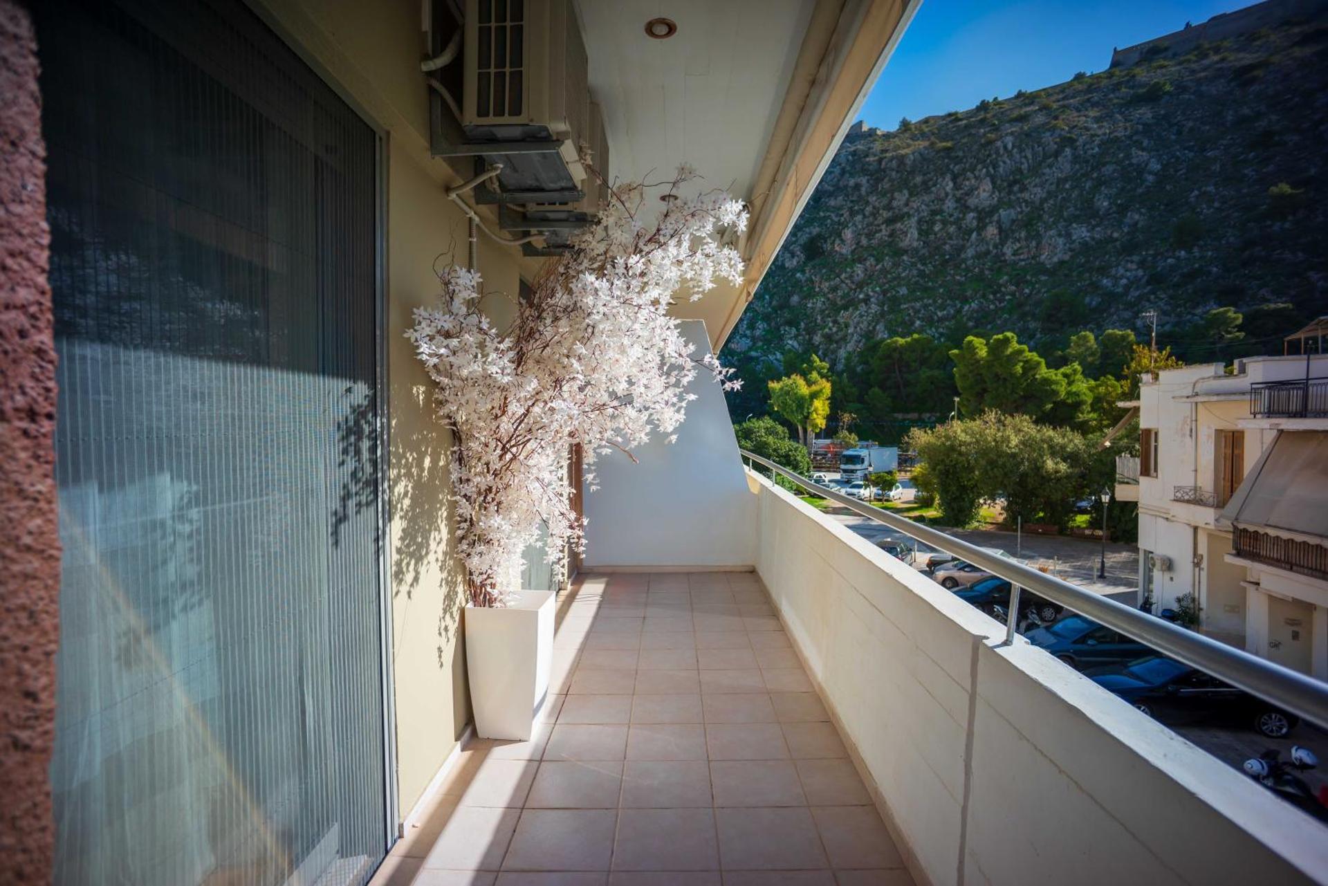 Theasis Luxury Apartment