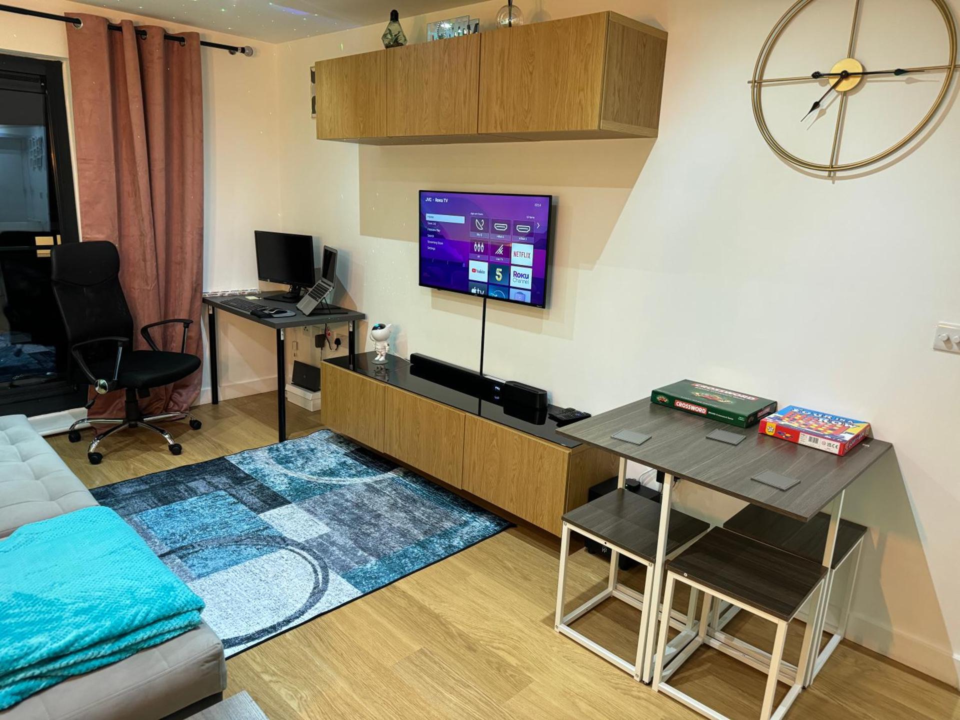 Communal lounge/ TV room