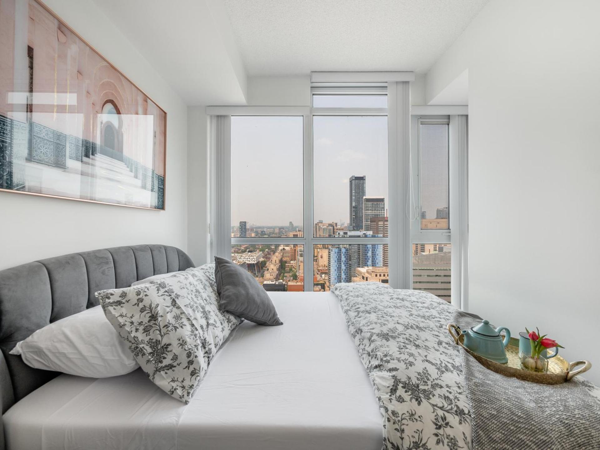 The WELL Suites - Entertainment District Toronto