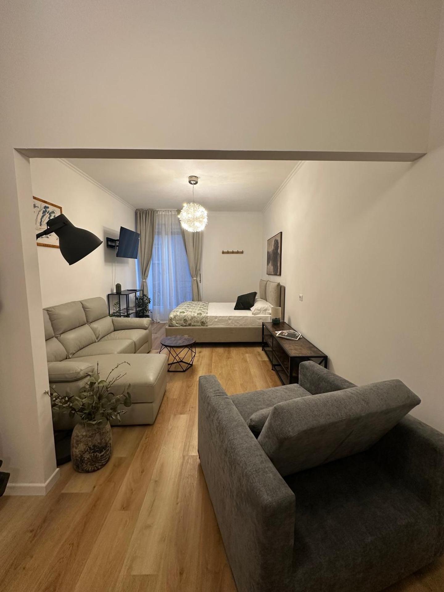 Central Piazza Ponterosso - The Green Nest