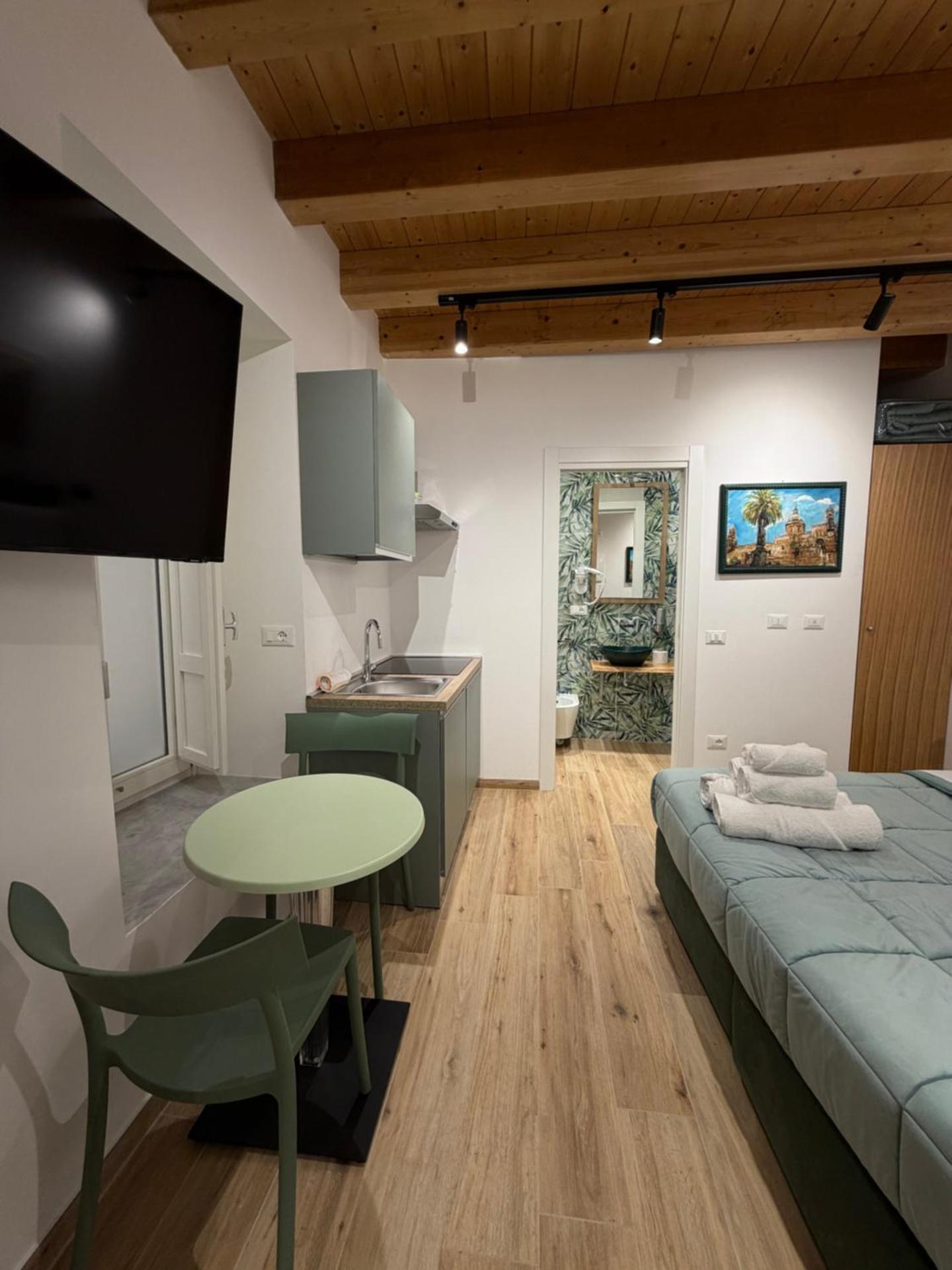 Caminneci Palace Boutique