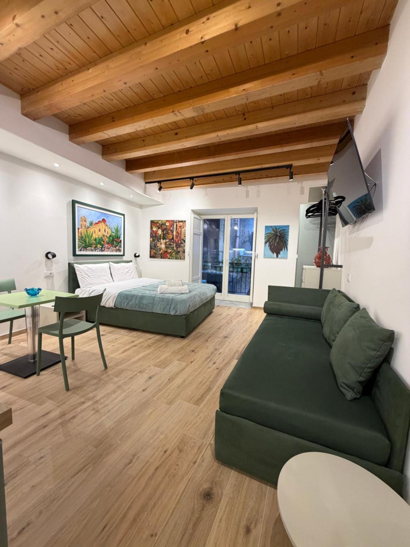 Caminneci Palace Boutique