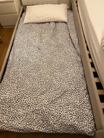 Listed building close to River Thames