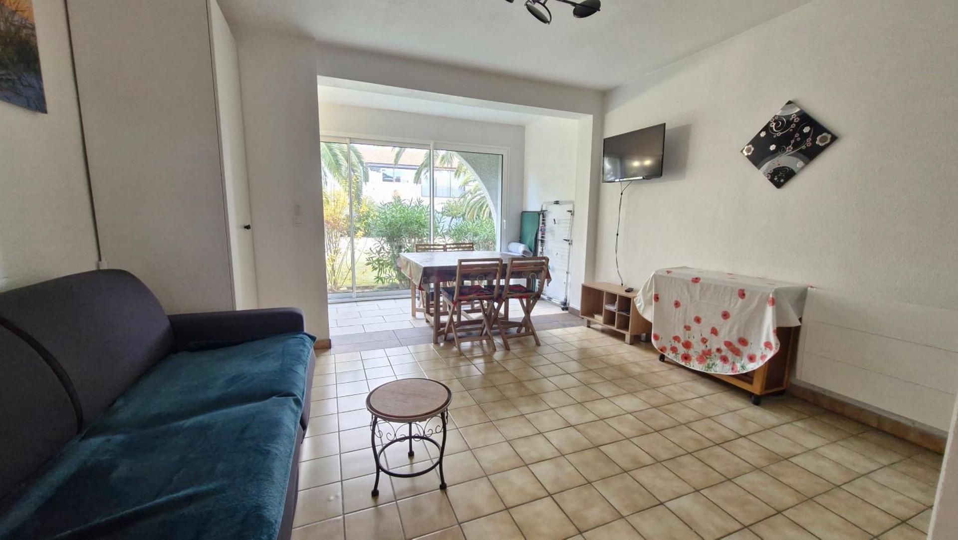 L HACIENDA - appartement 4 à 5 personnes proche plage et port - Parking
