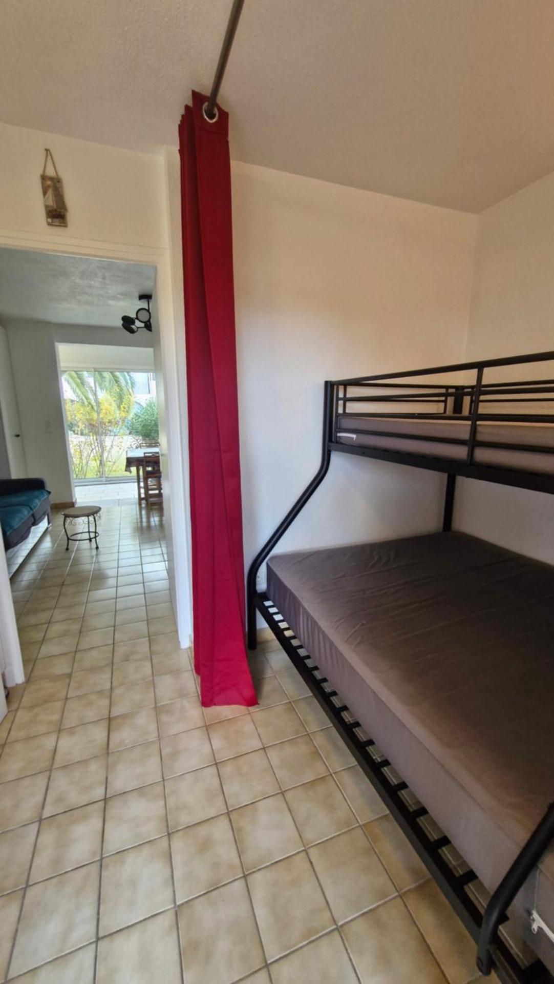 L HACIENDA - appartement 4 à 5 personnes proche plage et port - Parking