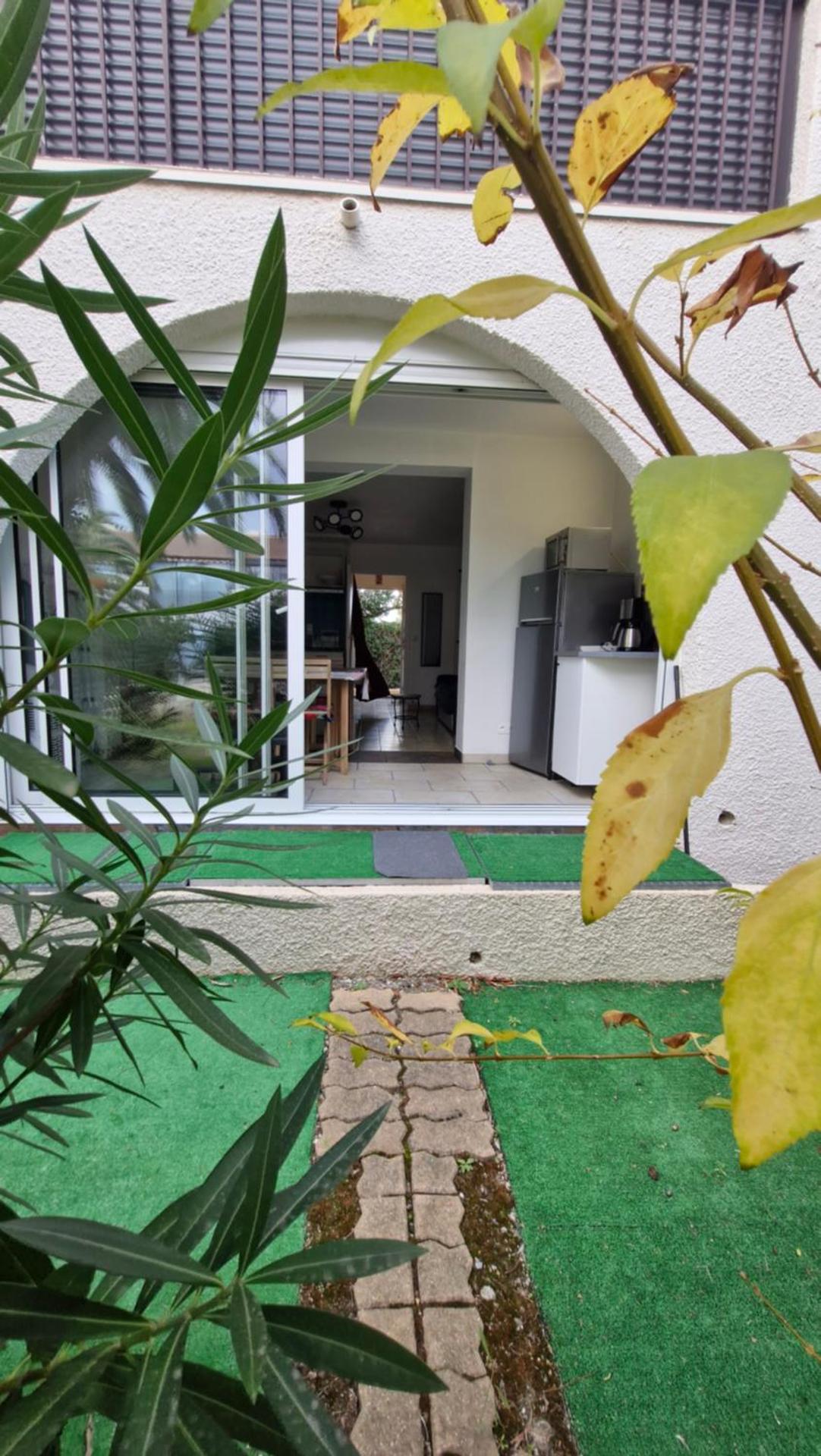 L HACIENDA - appartement 4 à 5 personnes proche plage et port - Parking