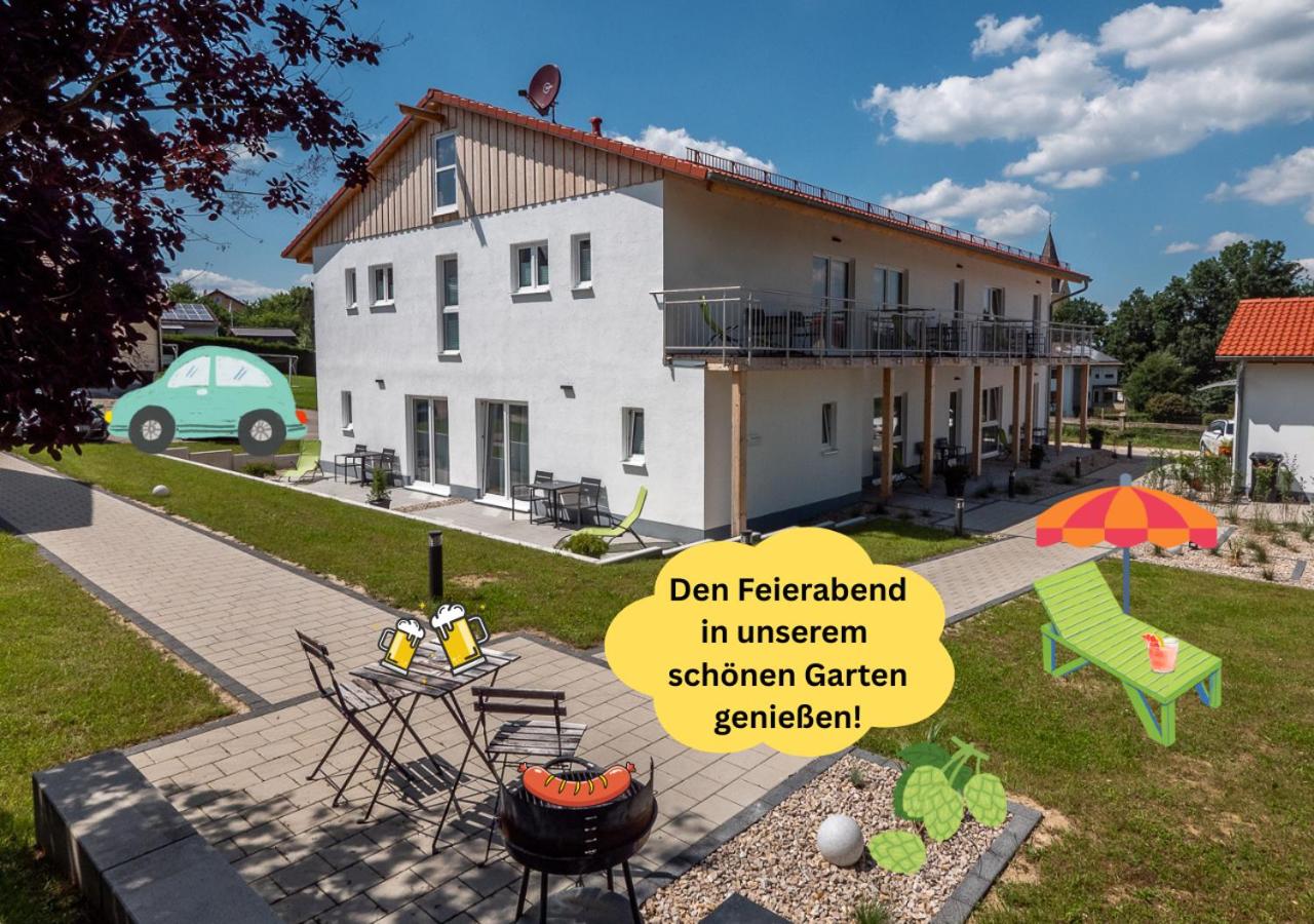 Holledau-Apartments - FeWo bis 5 Pers - getrennte Betten möglich - Vollausstattung - 24h Checkin - wöchentl Reinigung u Wäschewechsel - Waschmaschine u Trockner - WLAN - Minibar - XXL Parkplätze - Garten - ruhige Lage