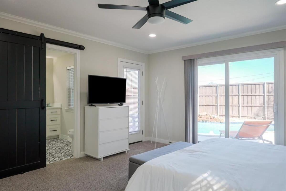 Perfect Getaway Home w Pool Jacuzzi Cinema Room