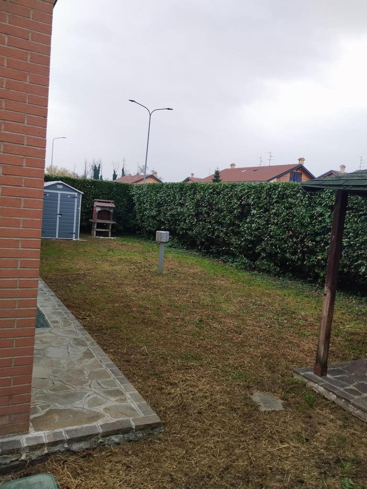 Vimodrone apartment big garden