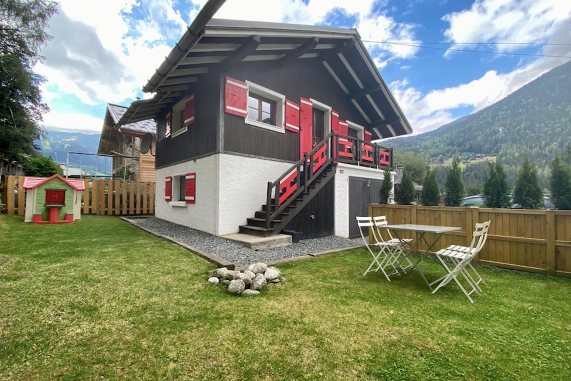 Charming Chalet With Garden In Les Houches