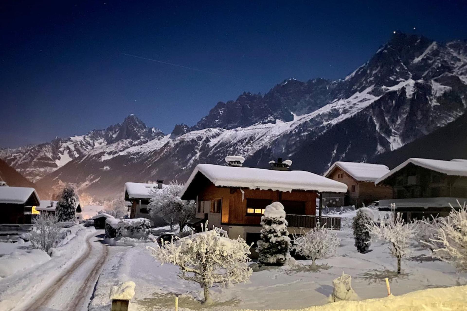 Charming Chalet With Garden In Les Houches