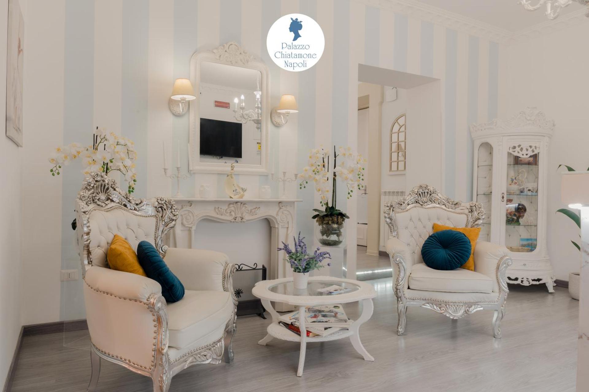 Communal lounge/ TV room