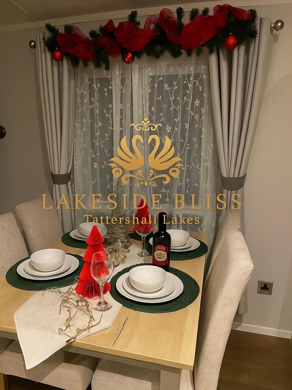 Lakeside Bliss with Fishing Peg and Hot Tub