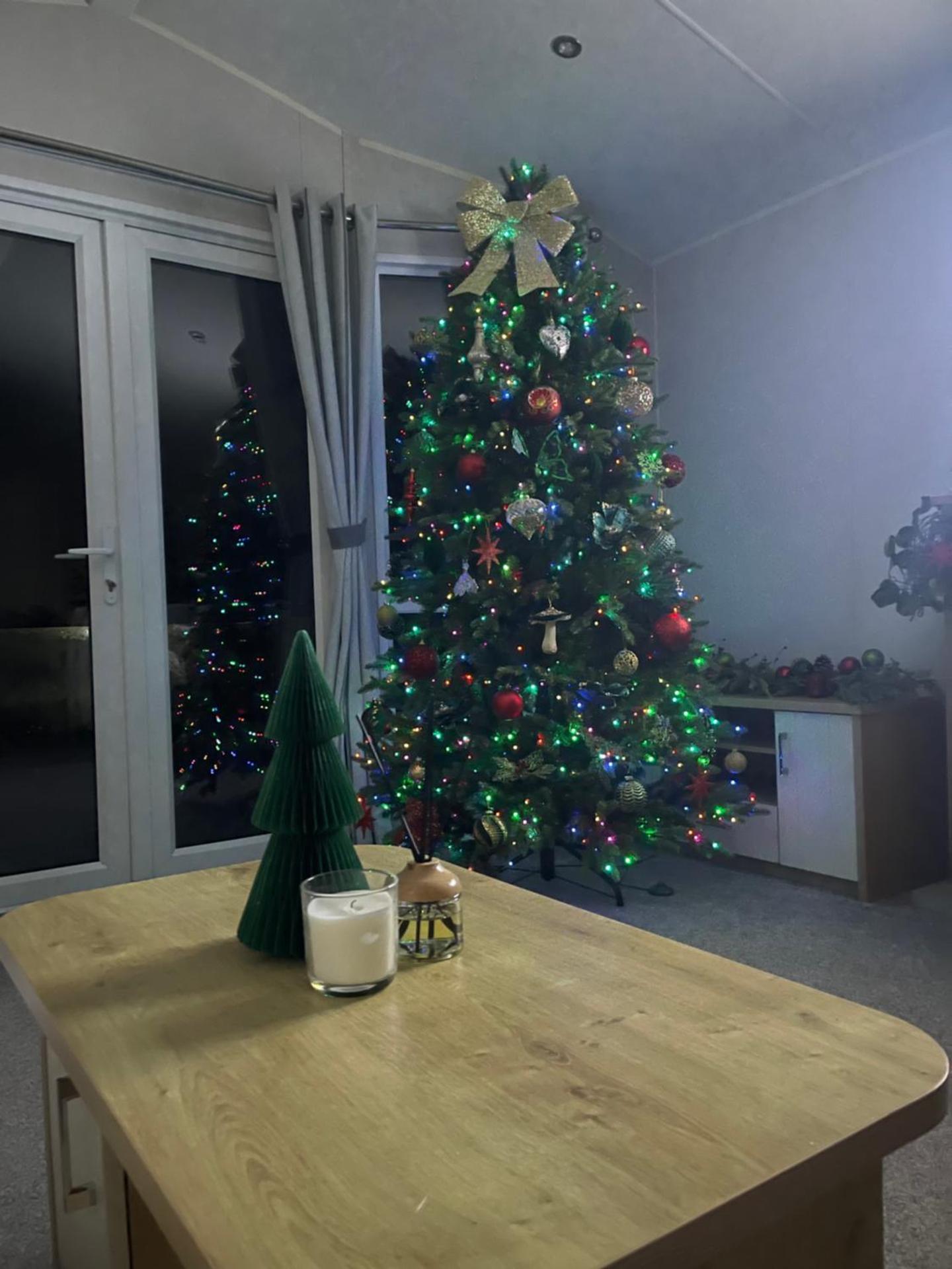 Lakeside Bliss with Fishing Peg and Hot Tub