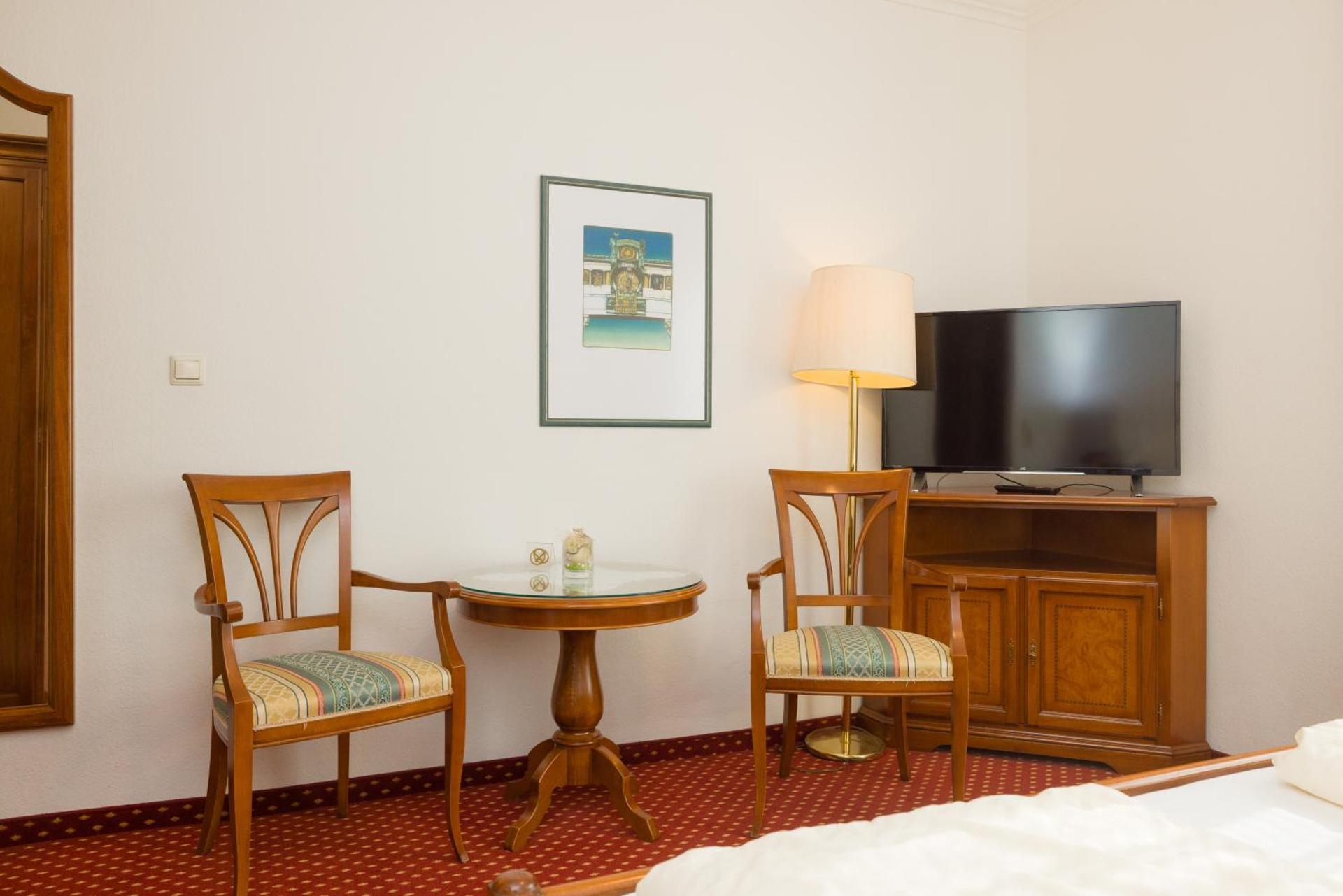 Camera Matrimoniale con Vista Giardino