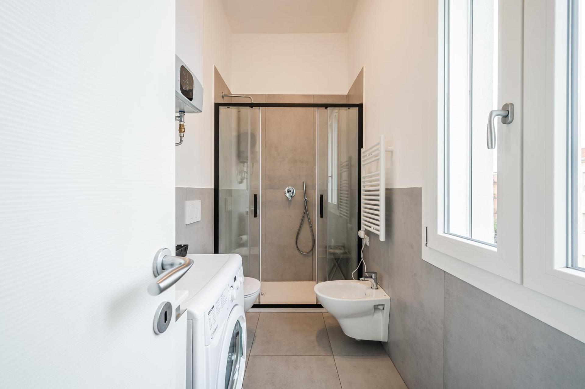 Tosa Apartment - Free WiFi, Air Conditioning & Private Parking