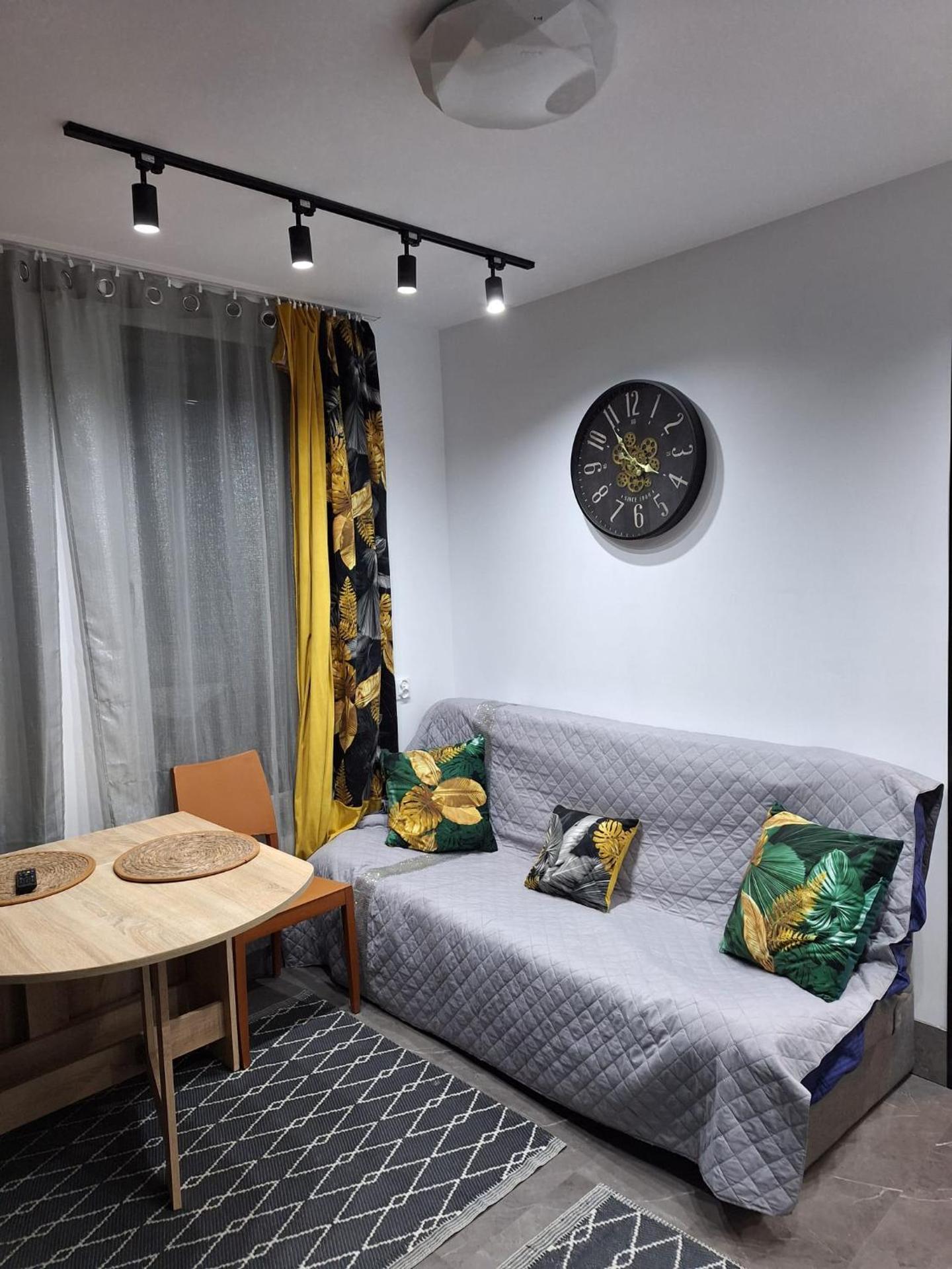 Mieszkanie 3 pokoje-Faktura