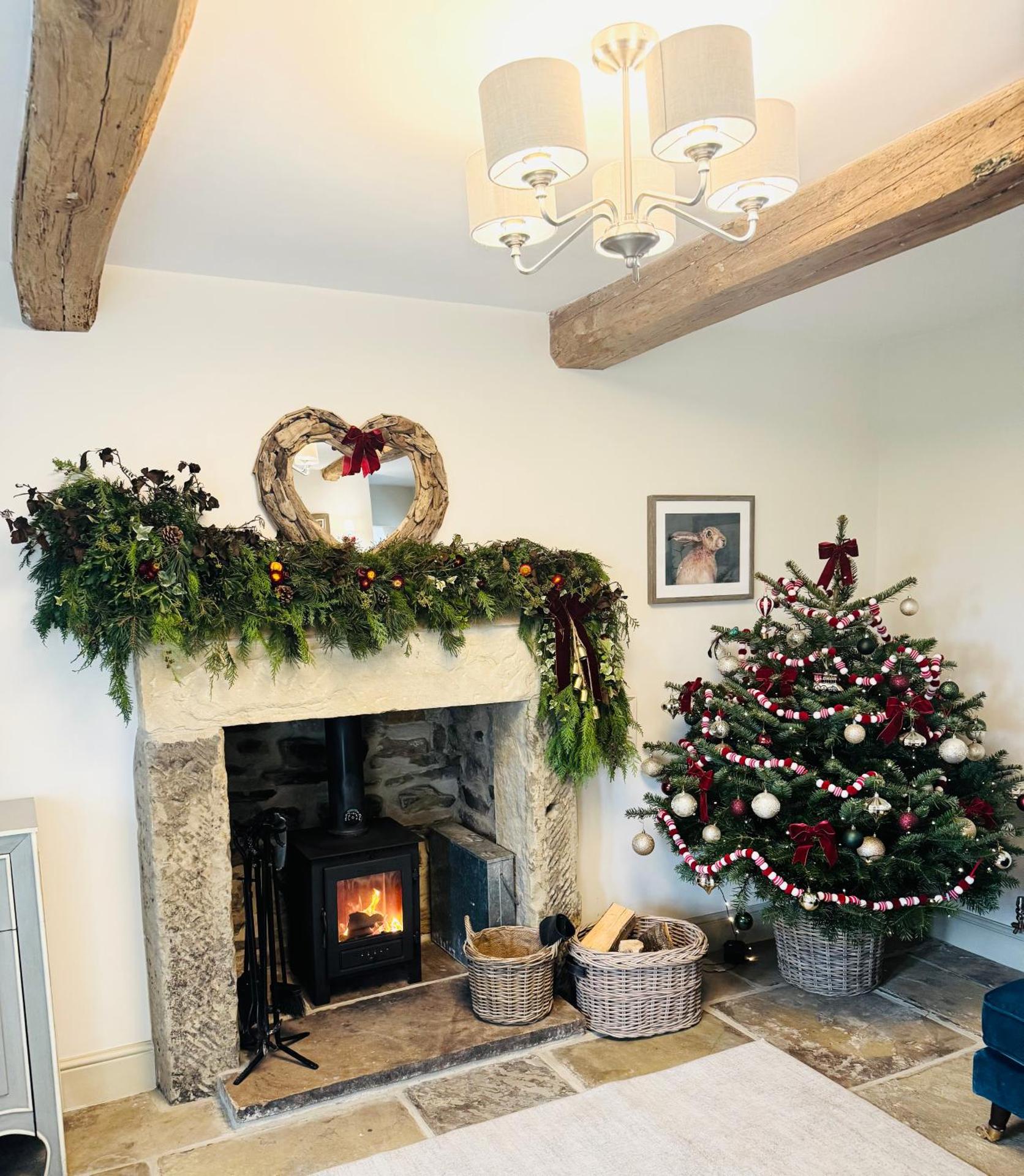 Bents Holiday Cottage, parking and country views