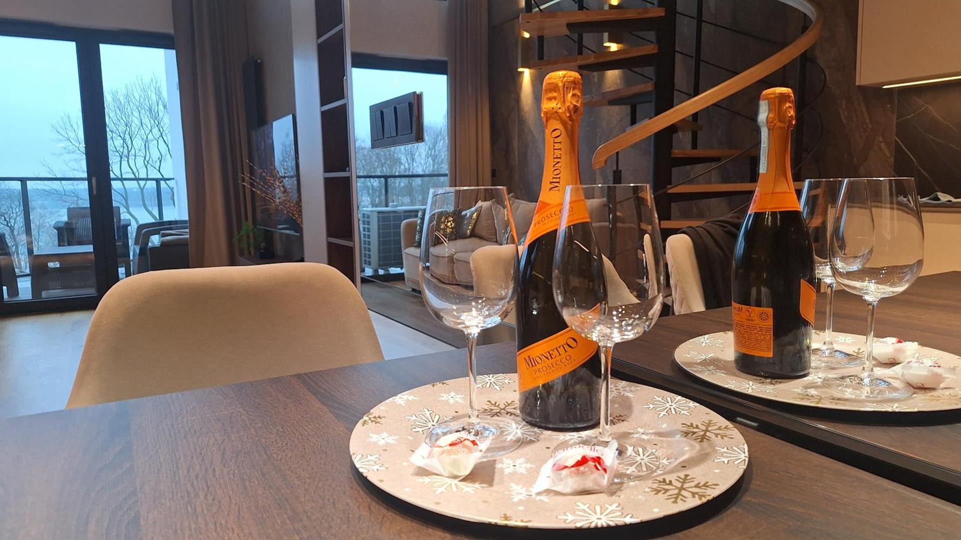 Apartament Premium z jacuzzi nad Zegrzem