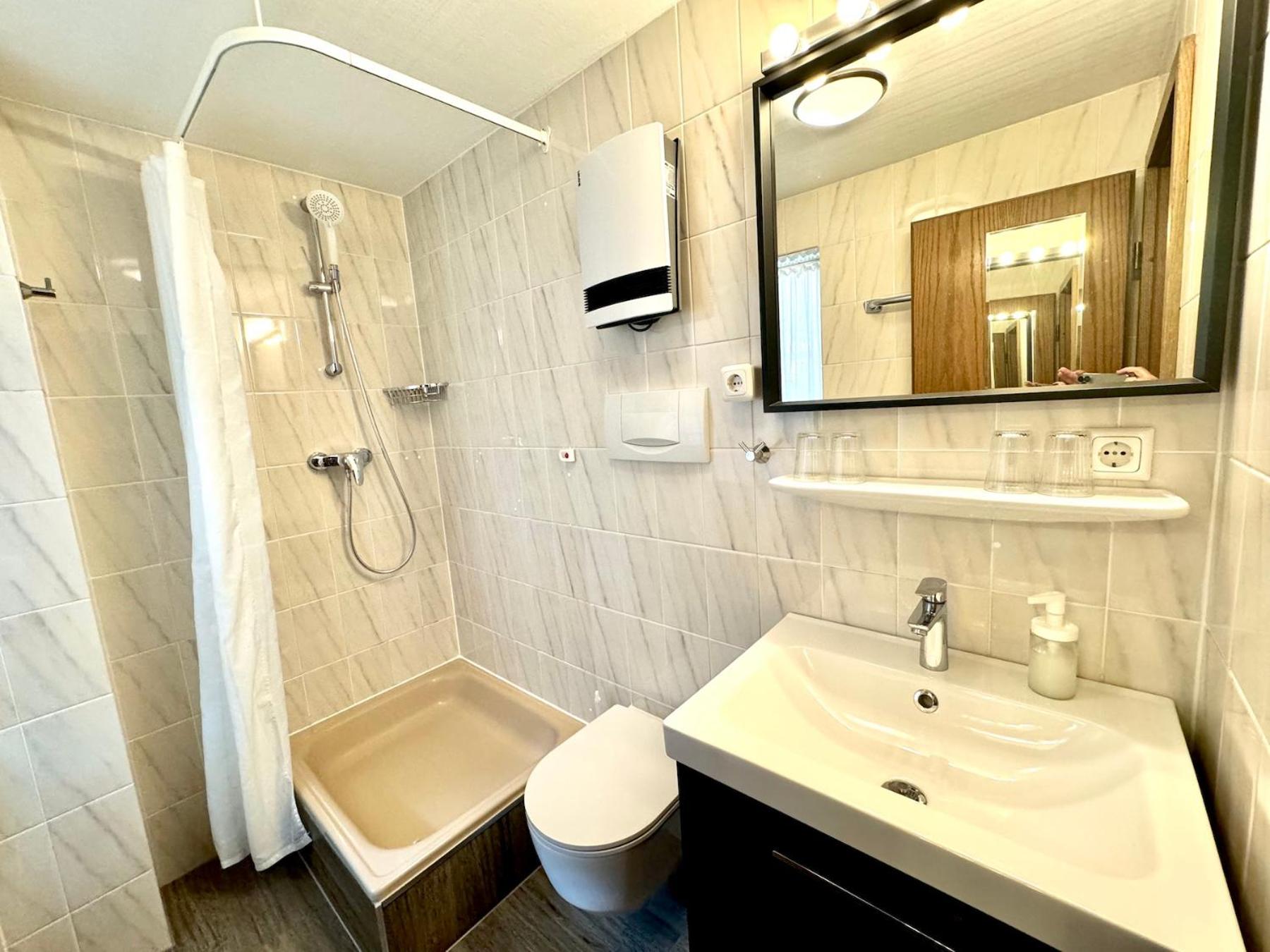 Hotel garni Königslinde - Wandern, Radeln, Skifahren & Genießen