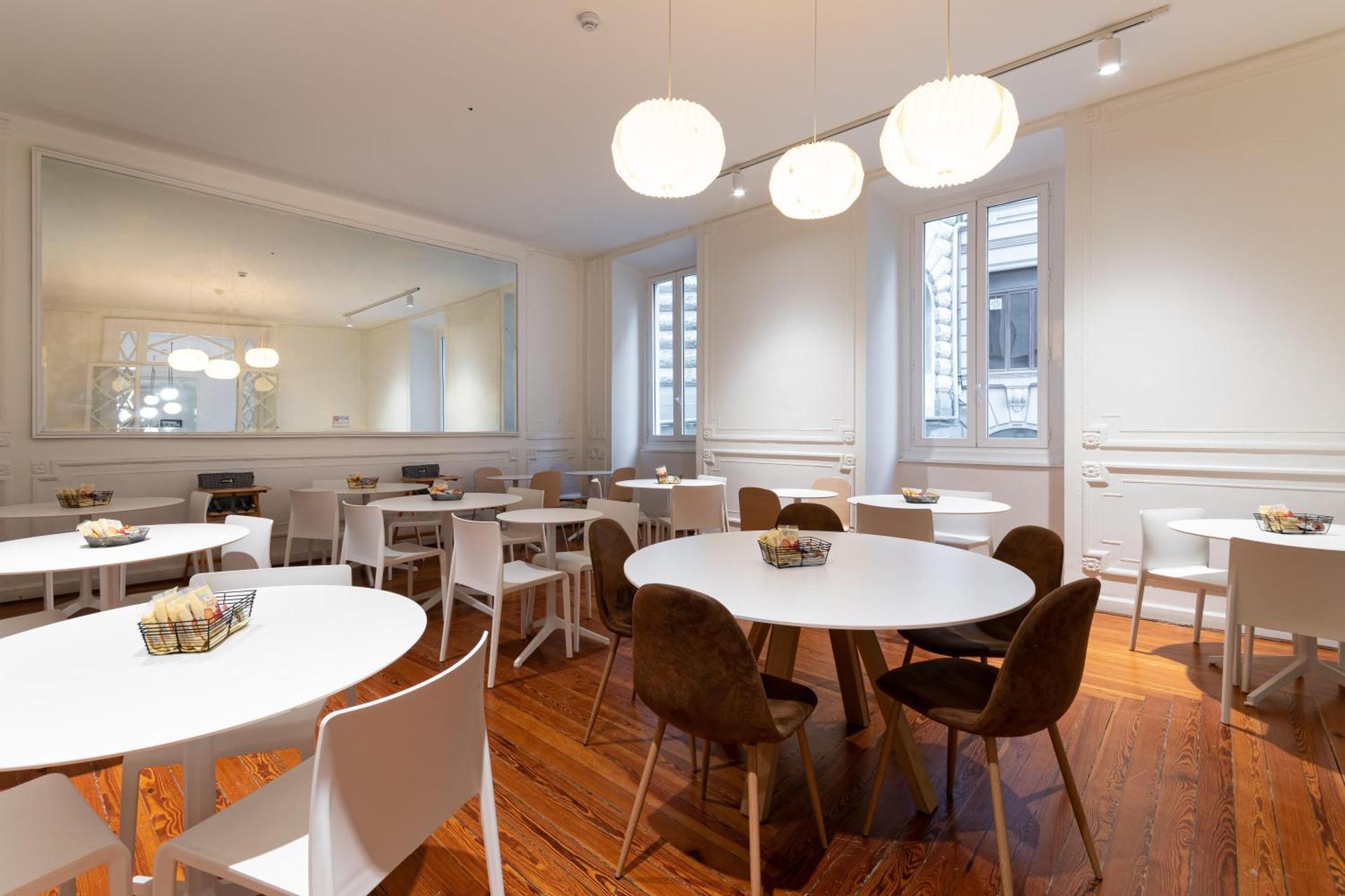 Meeting/conference room