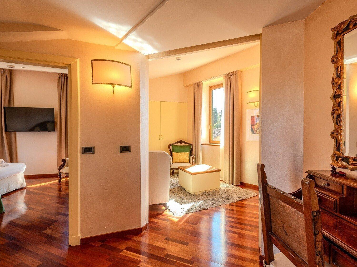 Photo of the whole room