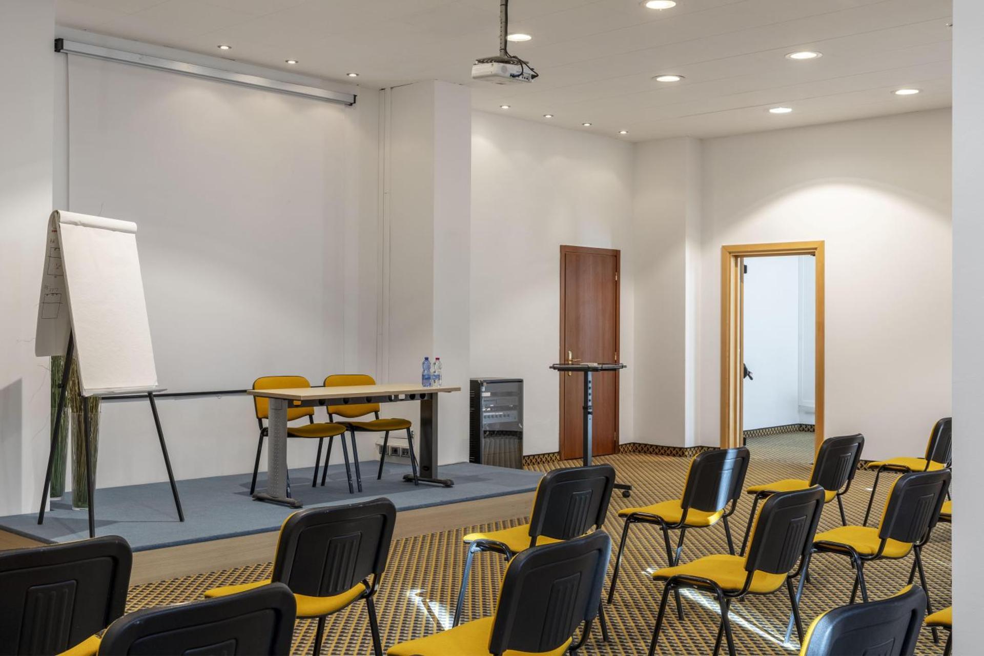 Meeting/conference room