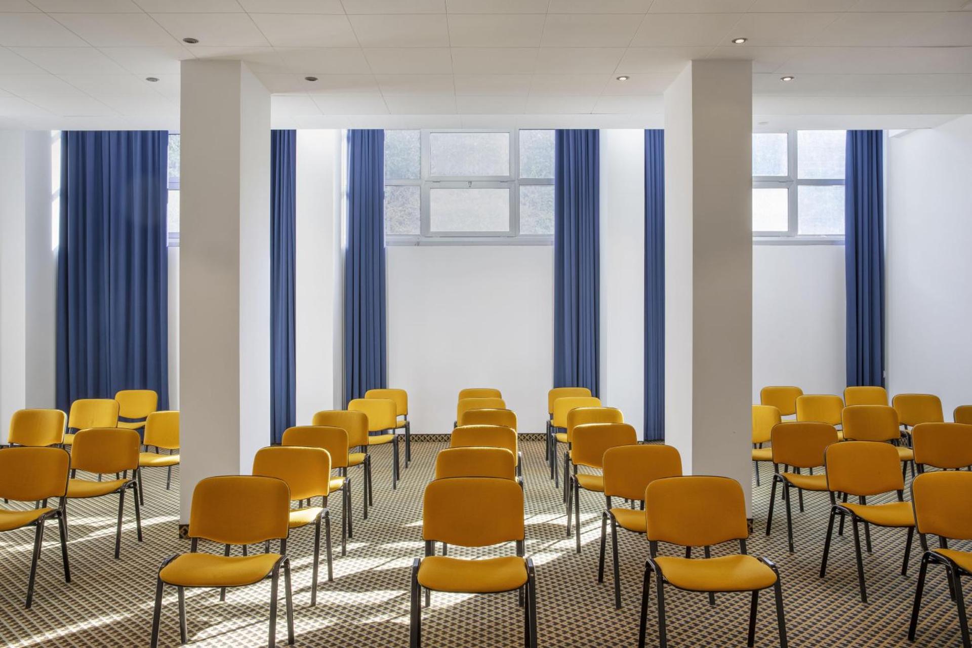 Meeting/conference room