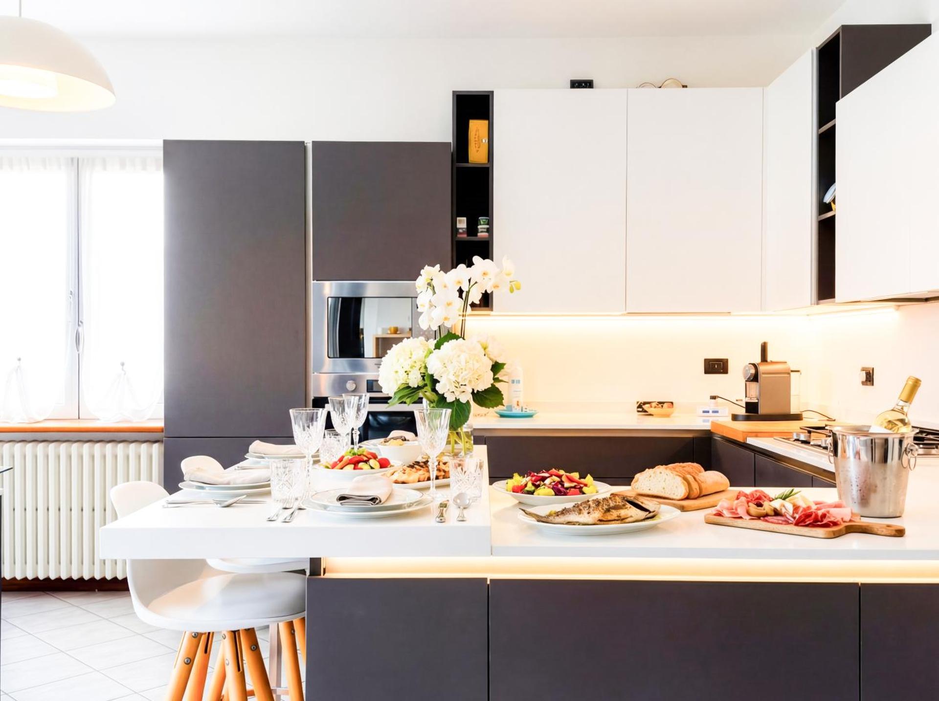 Kitchen or kitchenette