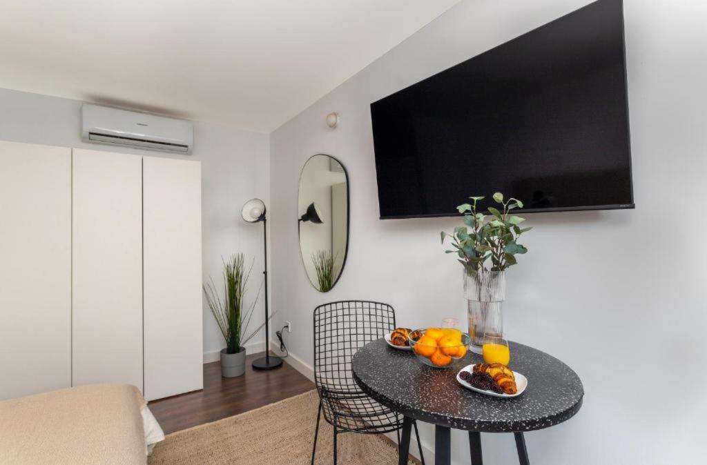 Sunshine Studios Portside Gothic