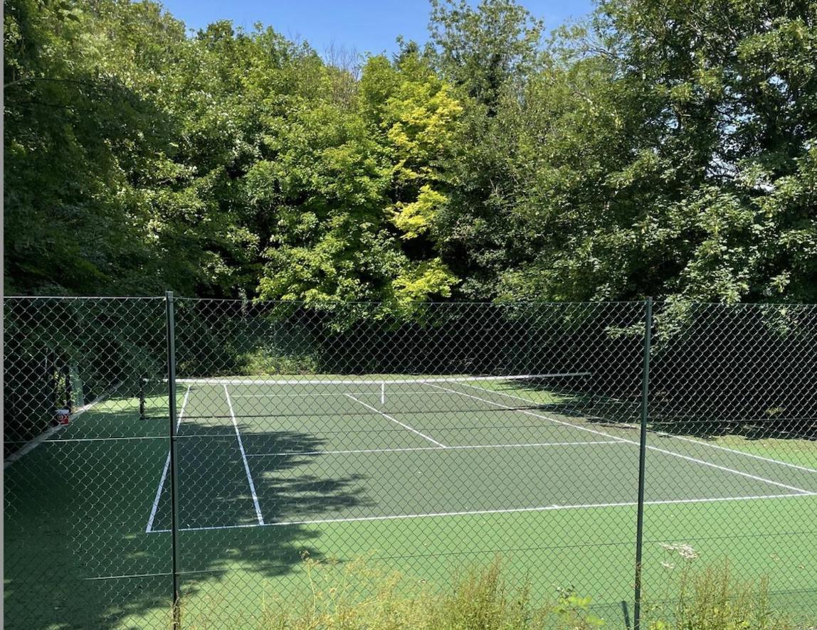 Tennis court