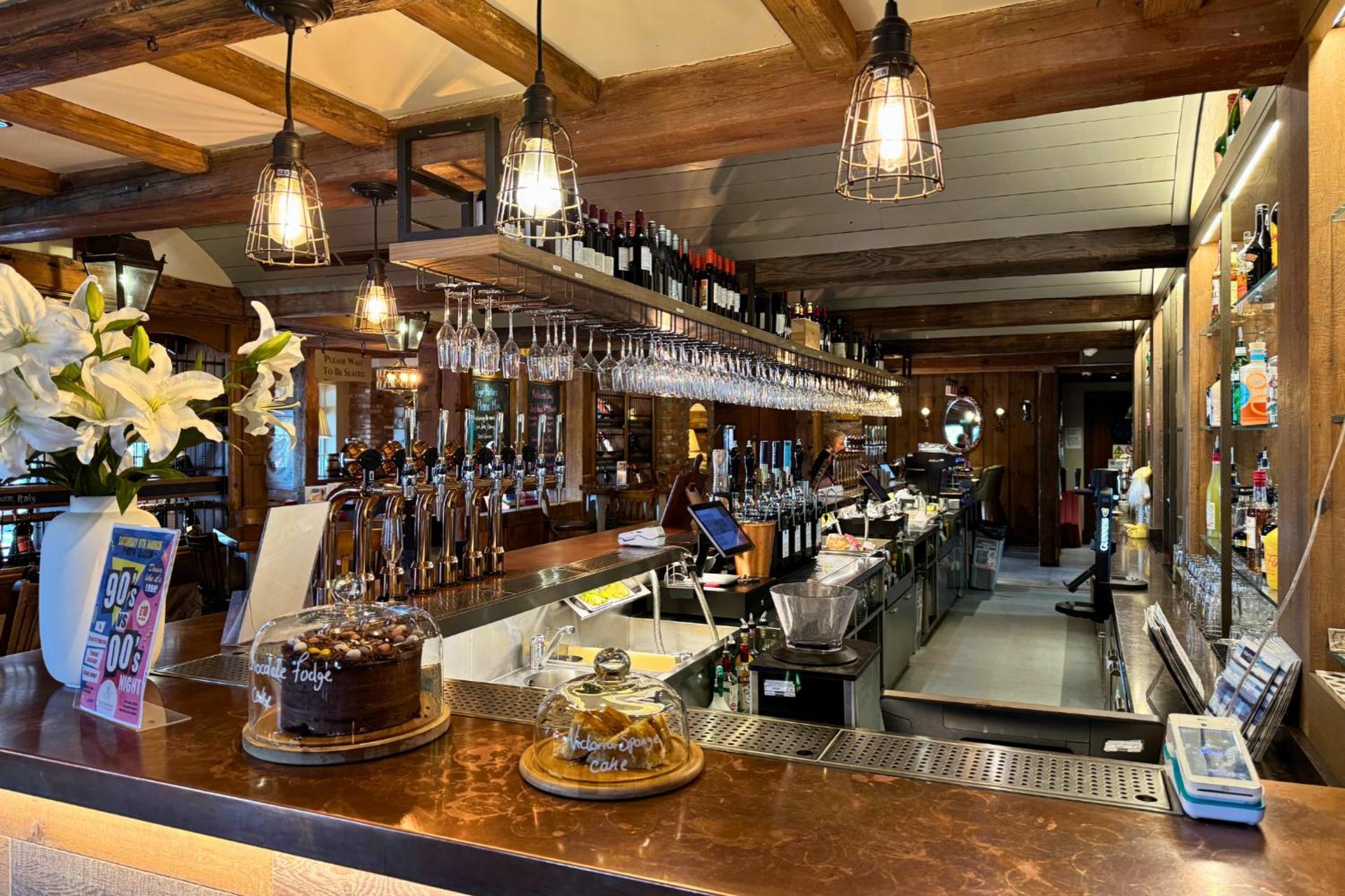 The Swan Flotel - Barton Marina