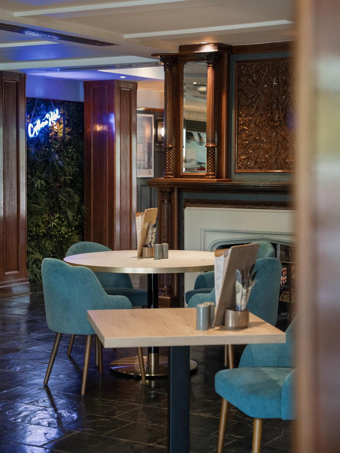 Communal lounge/ TV room