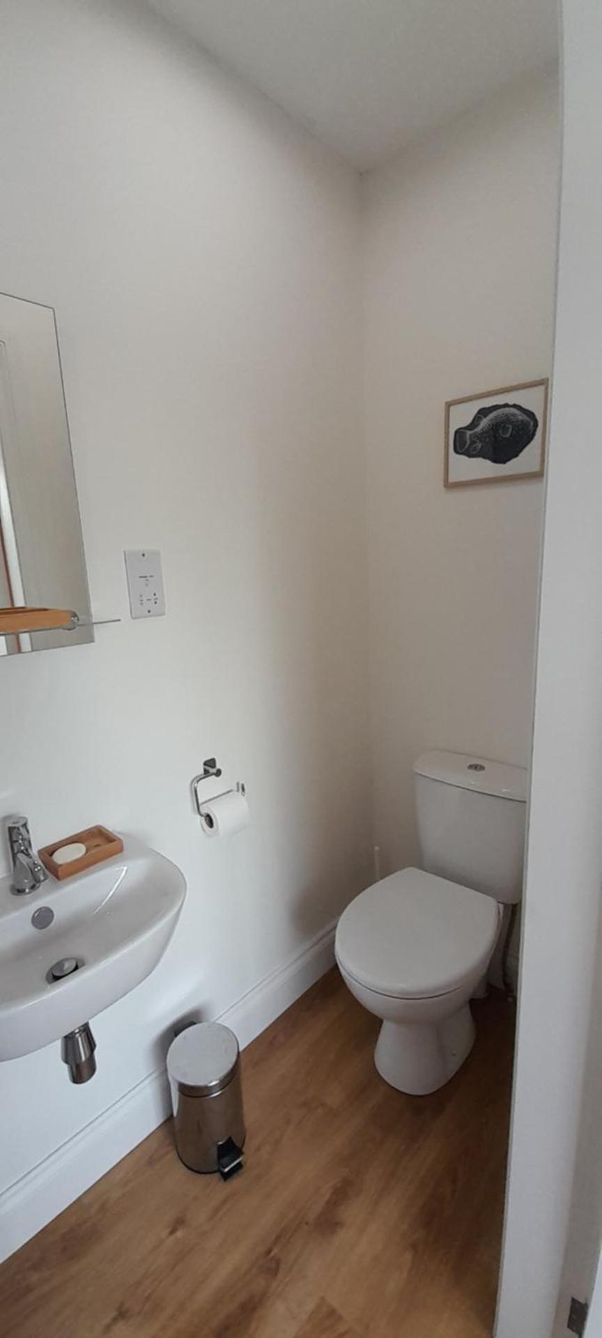 21KR Bed and Breakfast, close to beach, town centre and golf