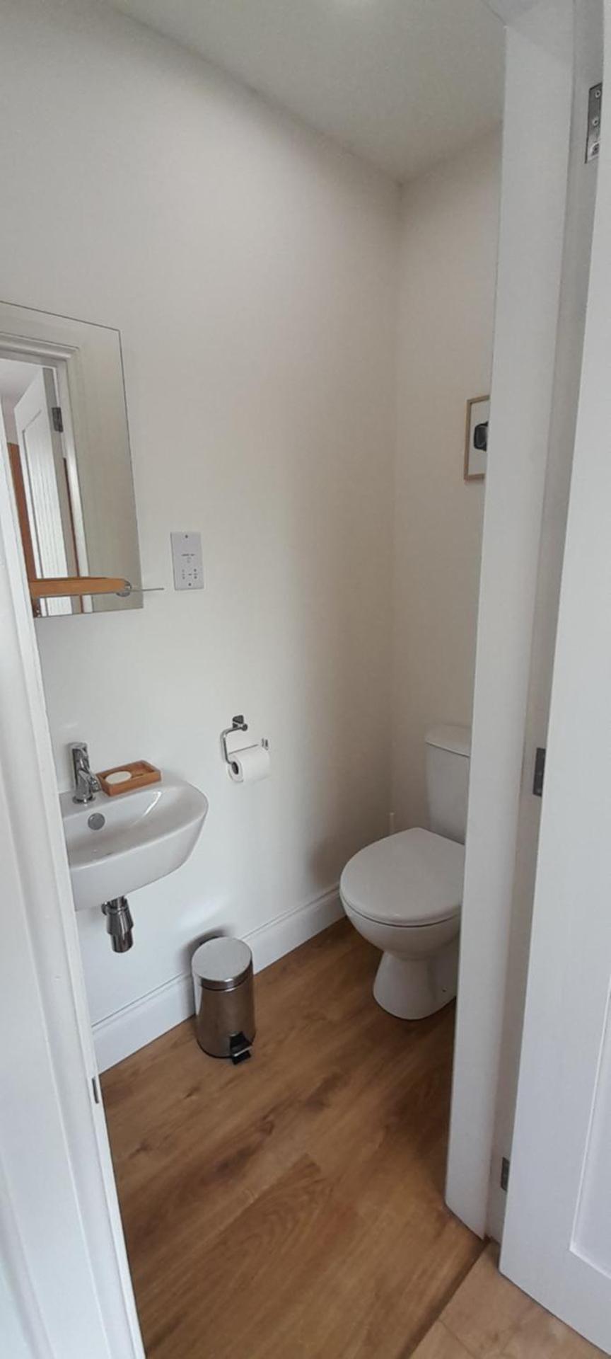 21KR Bed and Breakfast, close to beach, town centre and golf