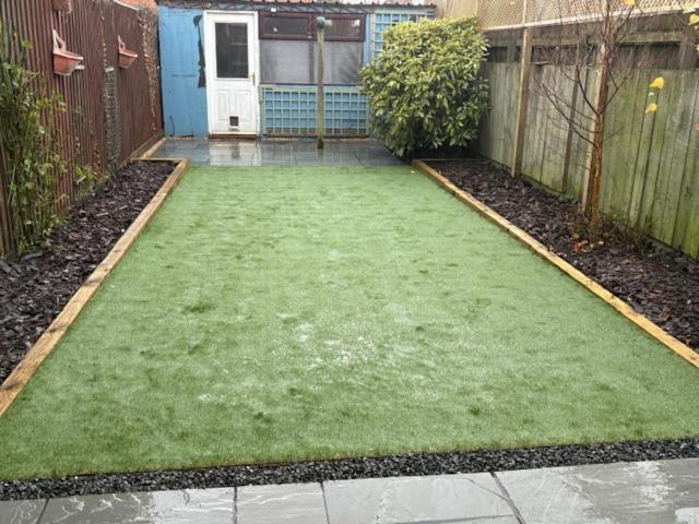 CosyHomeStay Evesham Spacious home W/Free Parking & WiFi