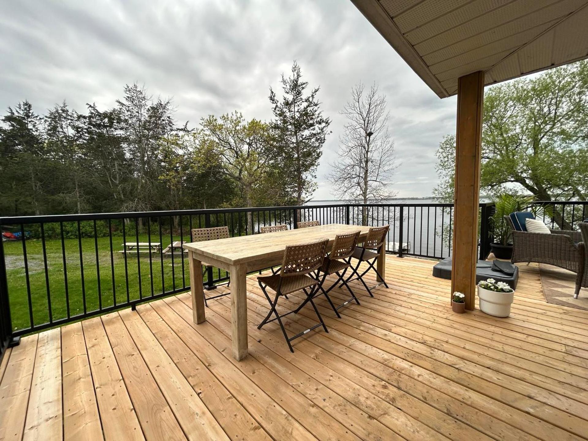 4 Guest Suite with Waterfront Views at Fancie's PEC - Suite 2