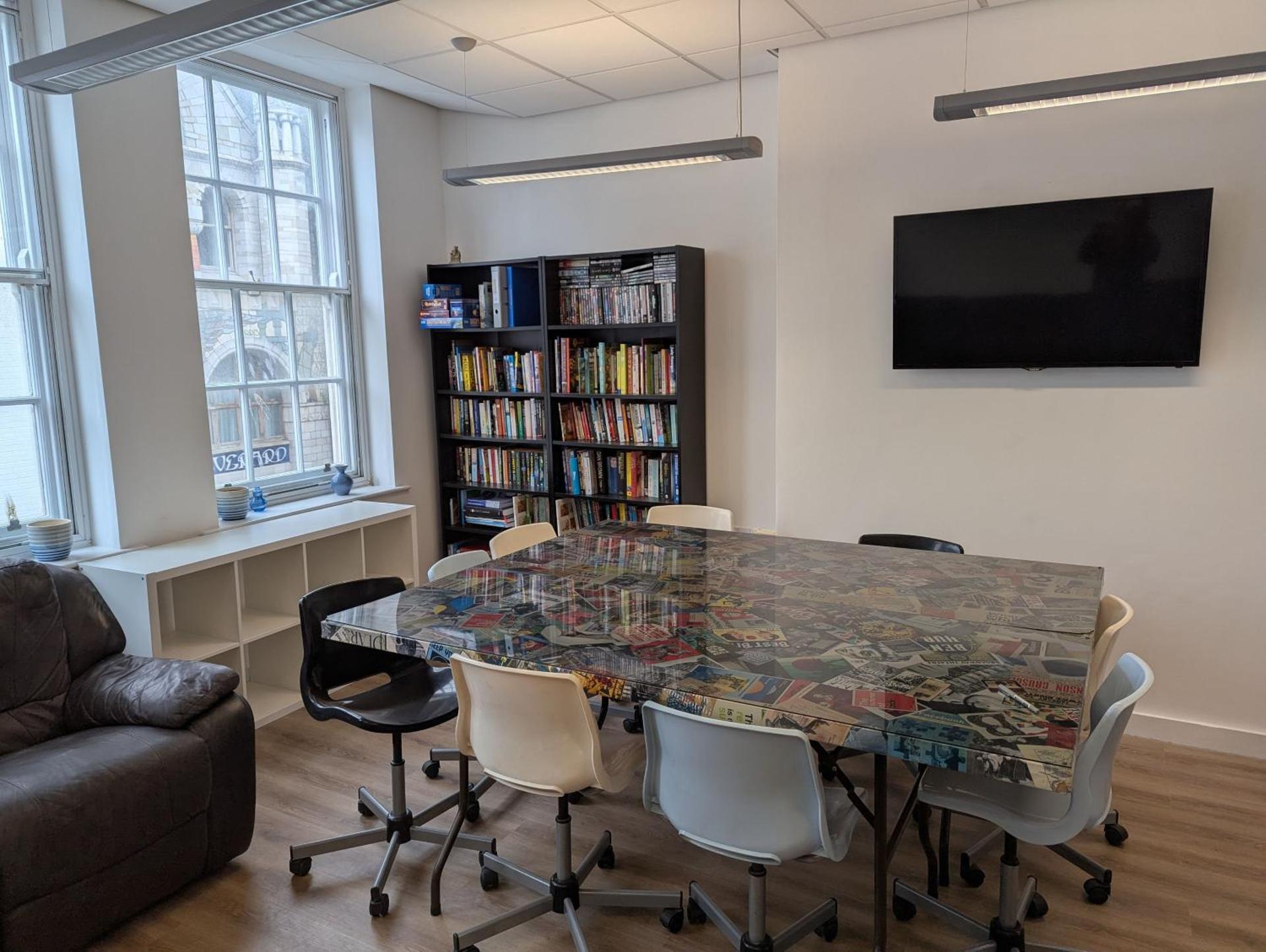 Duel of Bristol House 6BR 12 beds